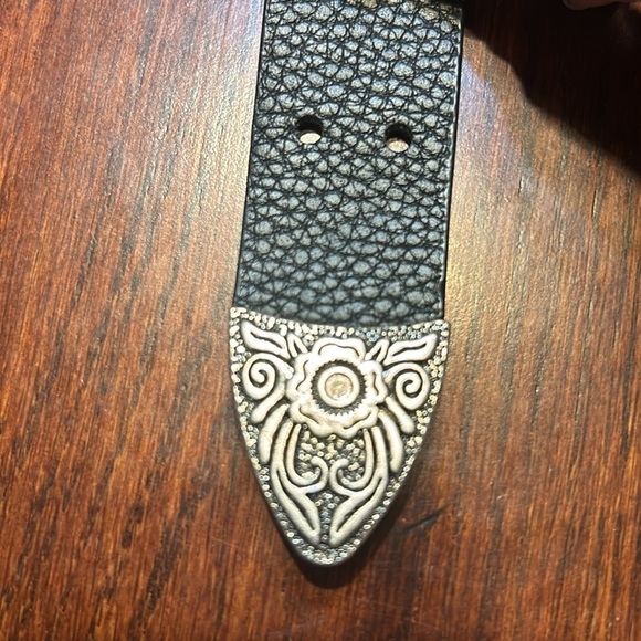 Black Textured Leather Belt with Ornate Silver Buckle - Picture 4 of 8